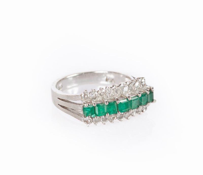 Anello in Oro, Smeraldi e Brillanti