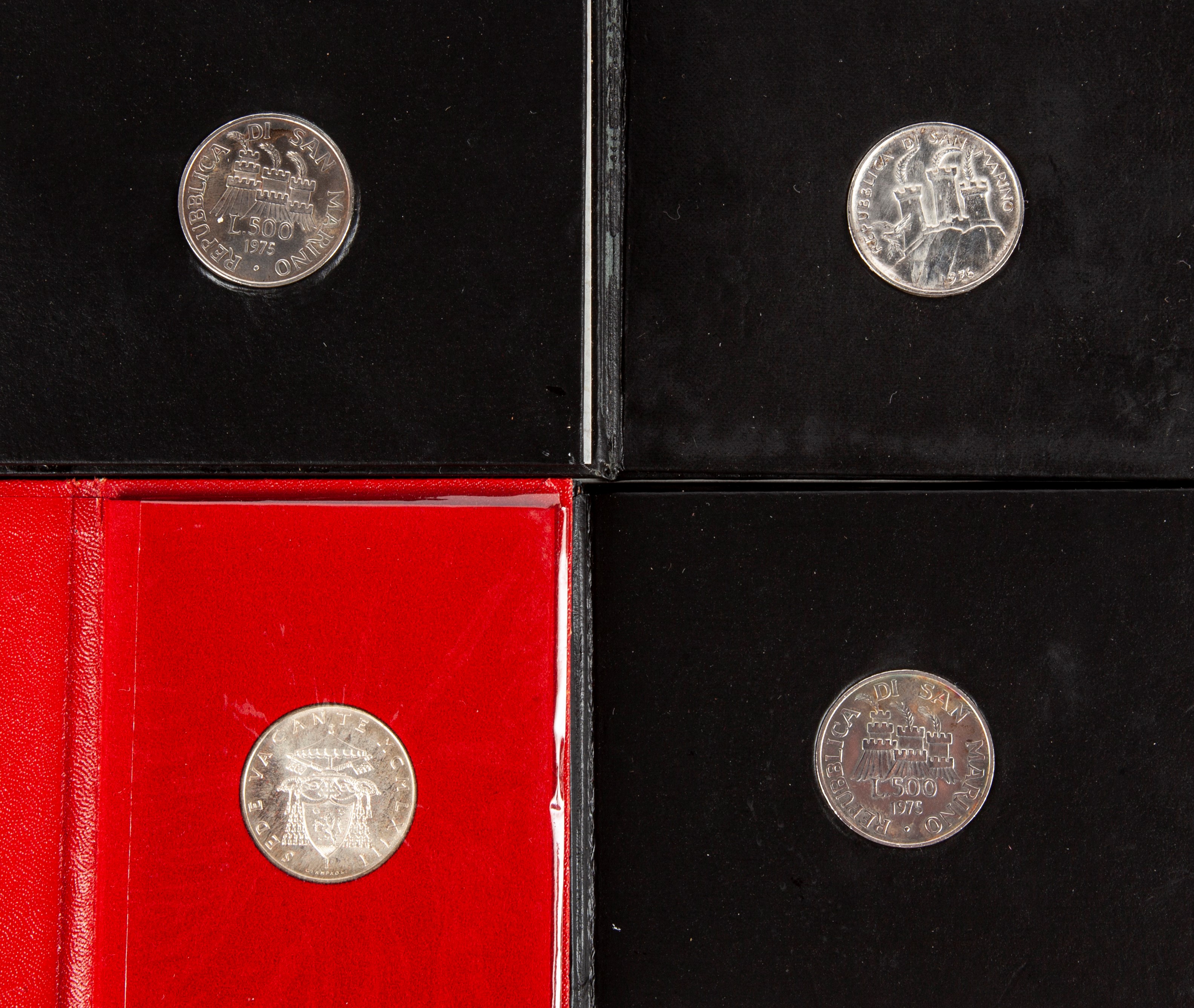 Lotto di Monete: 7 Pezzi da 500 Lire e 2 Serie Complete San Marino; 500 Lire Sede Vacante 1963 Ci...