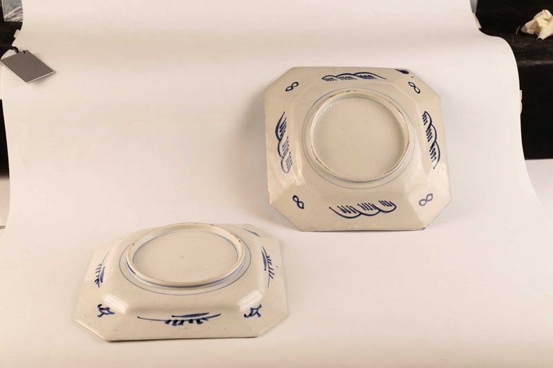 Due Piatti da Portata in Ceramica Smaltata