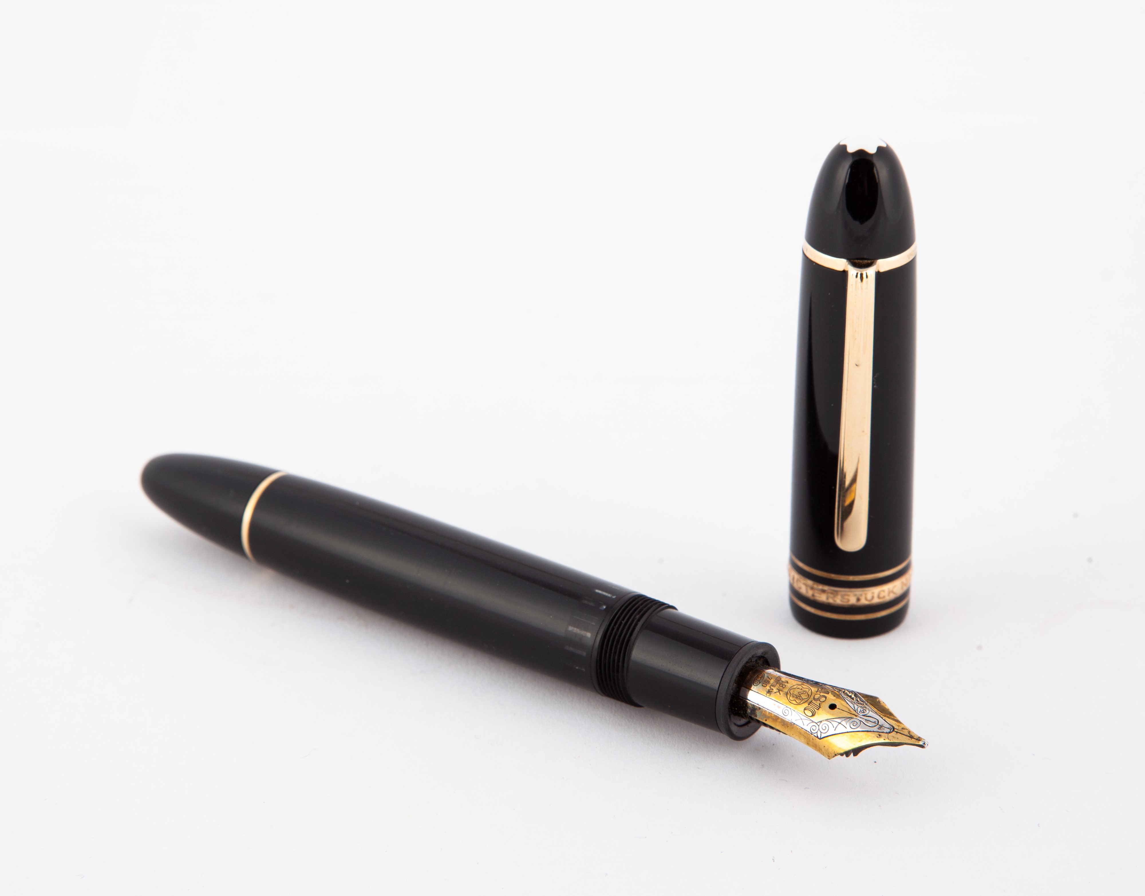 Montblanc Meisterstuck N° 149 - Penna Stilografica in Resina Nera con Particolari Dorati