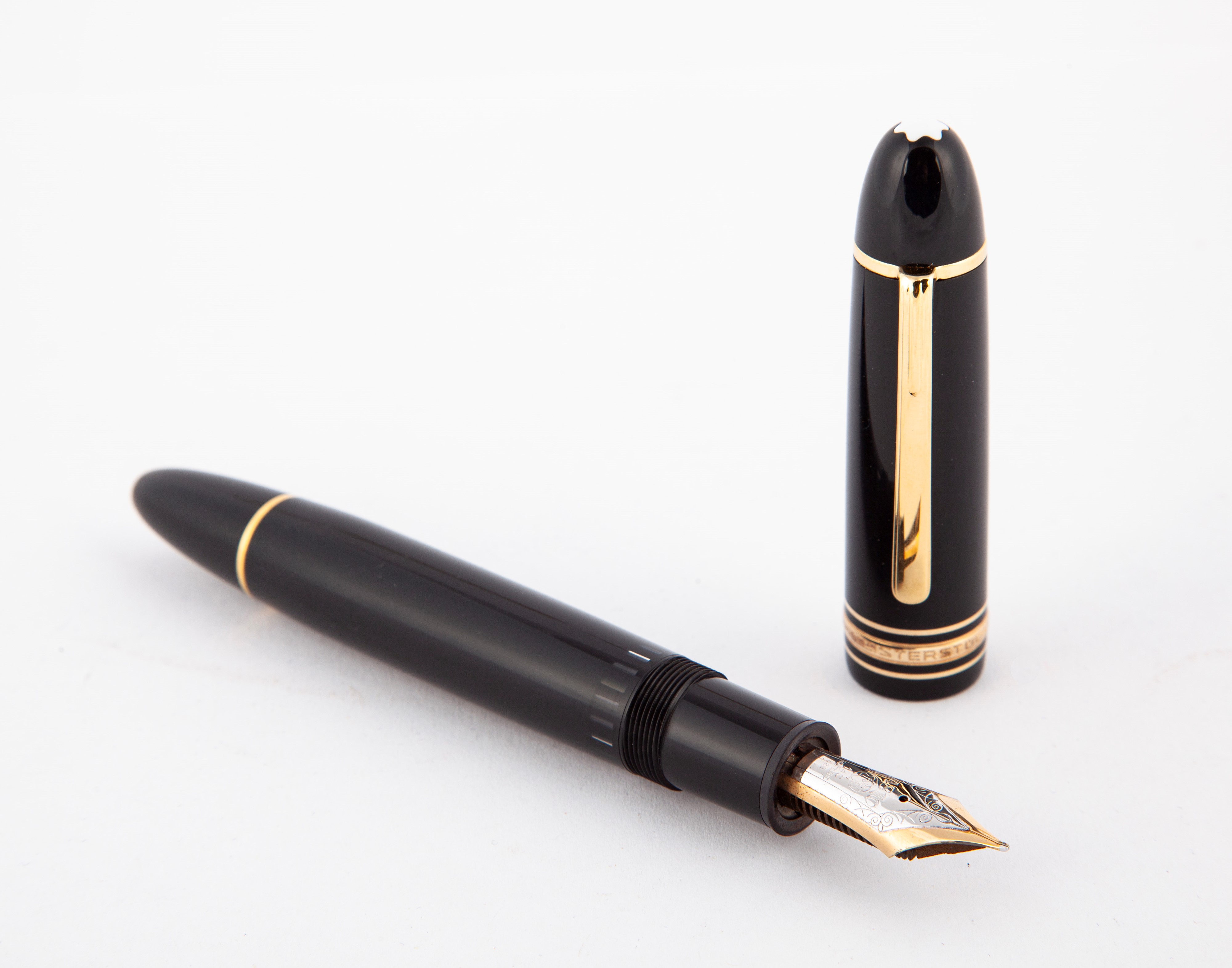 Montblanc Meisterstuck N° 149 - Penna Stilografica in Resina Nera con Particolari Dorati