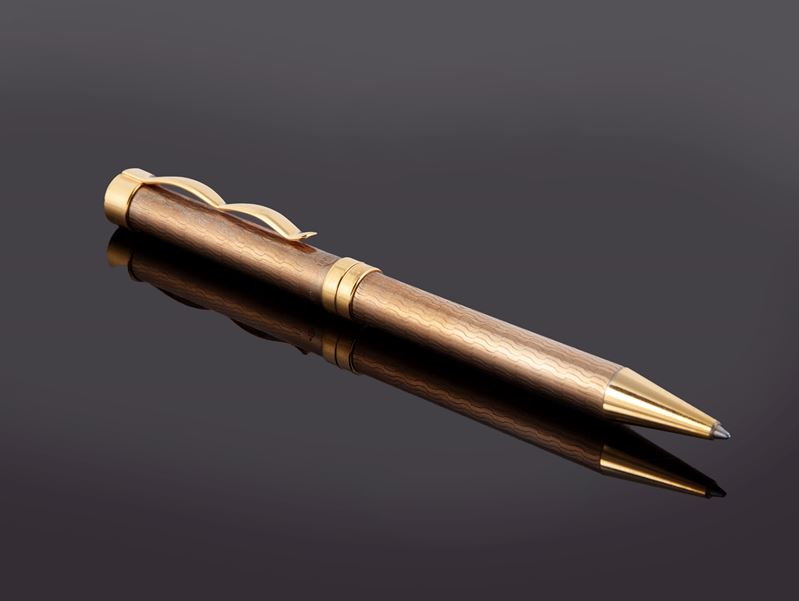 Unoaerre - Penna a Sfera con Fusto in Oro 333/000 a Più Colori