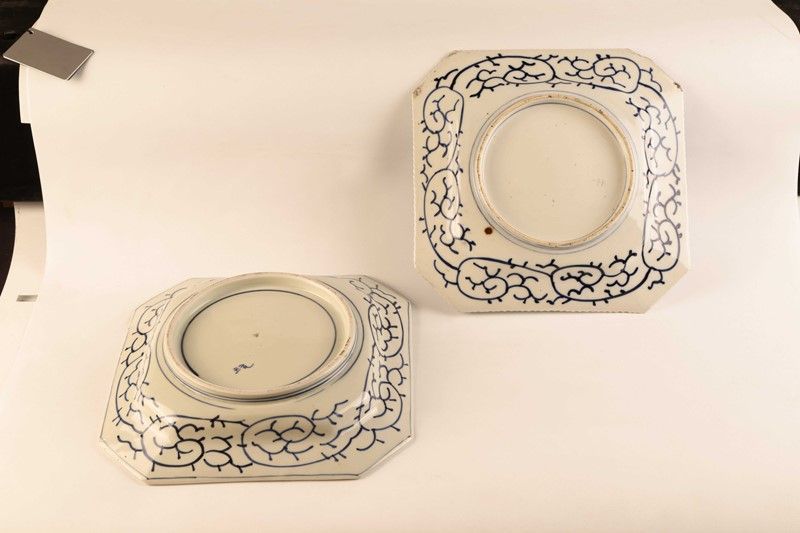 Due Piatti da Portata in Ceramica Smaltata
