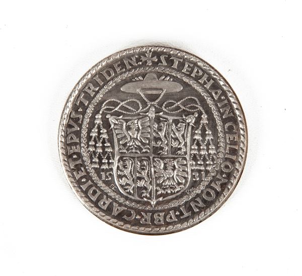 Riconio in metallo argentato della medaglia del Cardinale Bernardino Cles del 1531 Trento 