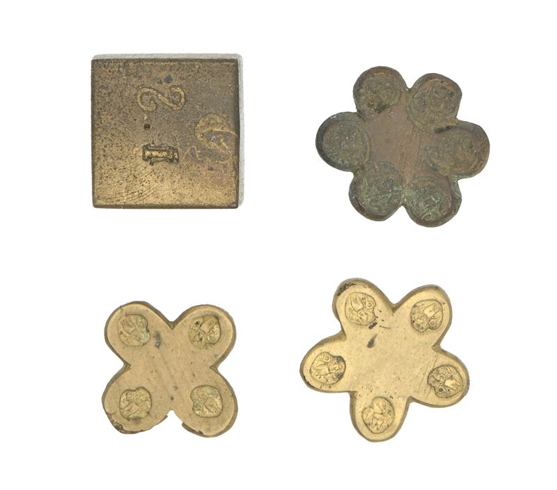 Lotto di 4 Pesi Monetali Contromarcati; 3 Polilobati e 1 Quadrangolare Uniface in Bronzo ed Otton...