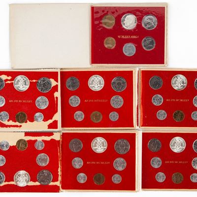 Lotto 7 Serie Annuali Divisionali Complete: 6 Pezzi 1975 Anno Giubileo Paolo Vi; 1979 A.i. Giovan...