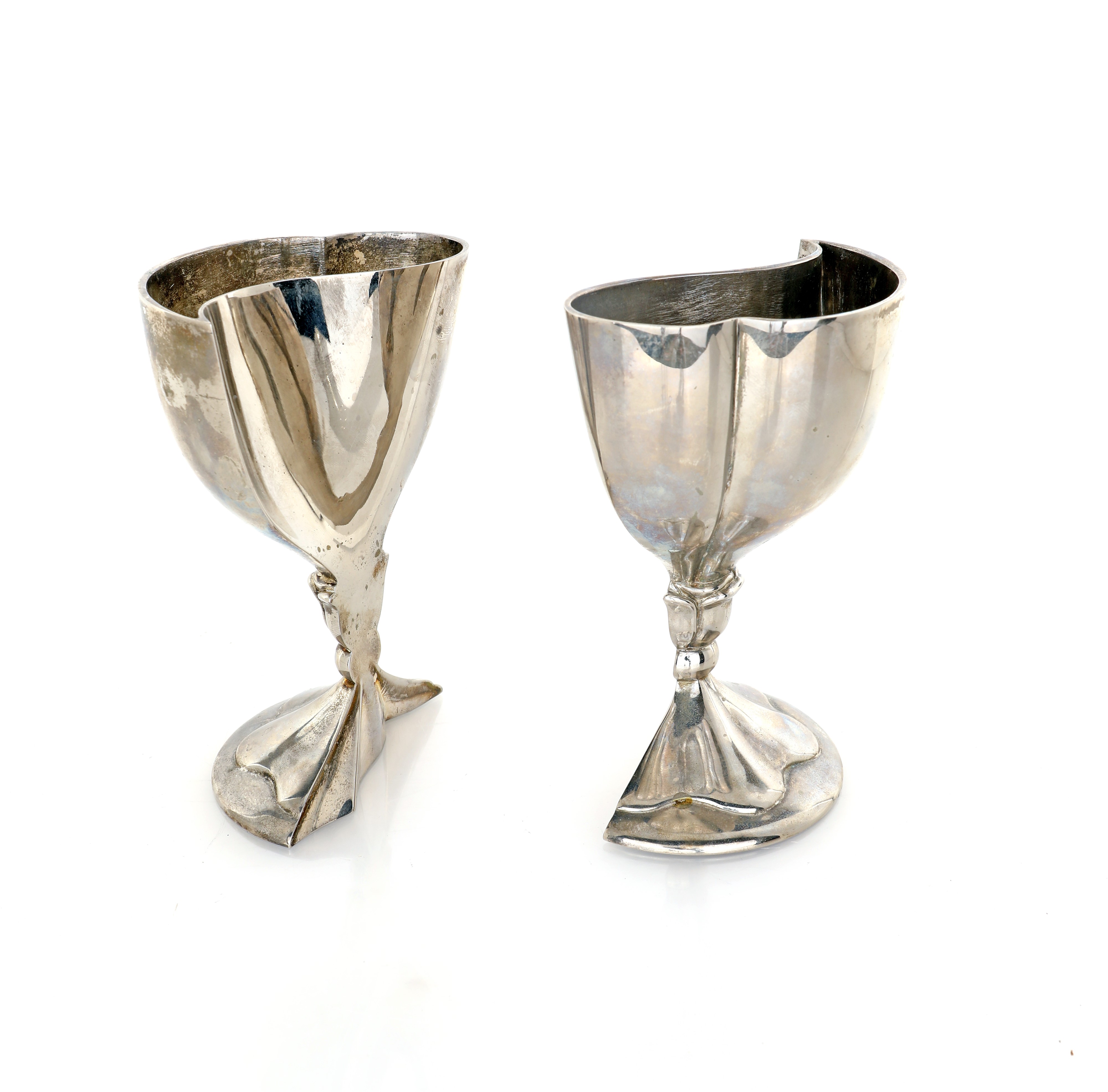 Calice da brindisi in metallo argentato (Silver plate toasting wine goblets)