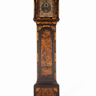 Orologio a Torre in Legno Laccato Nero Decorato a Chinoiséries Dorate, Inghilterra, Fine del XVII...