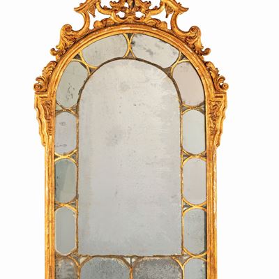 Specchiera Ad Arco in Legno Intagliato e Dorato, XVIII Secolo