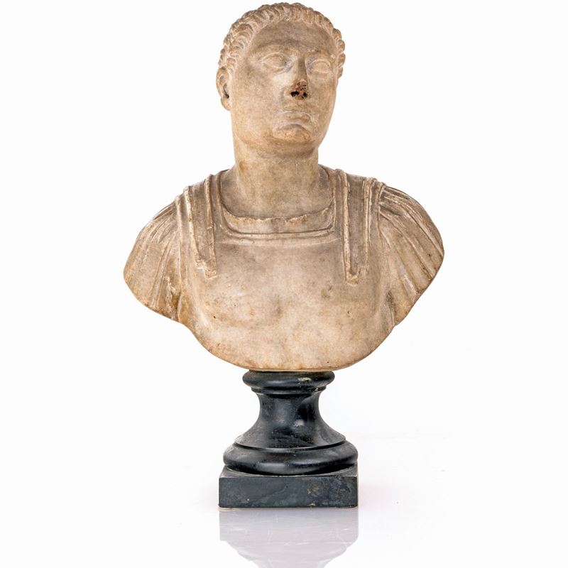 Piccolo Busto in Marmo, XVII Secolo