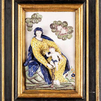 Altorilievo in Maiolica Policroma Raffigurante Madonna del Rosario Col Bambino, Ginori, Manifattu...