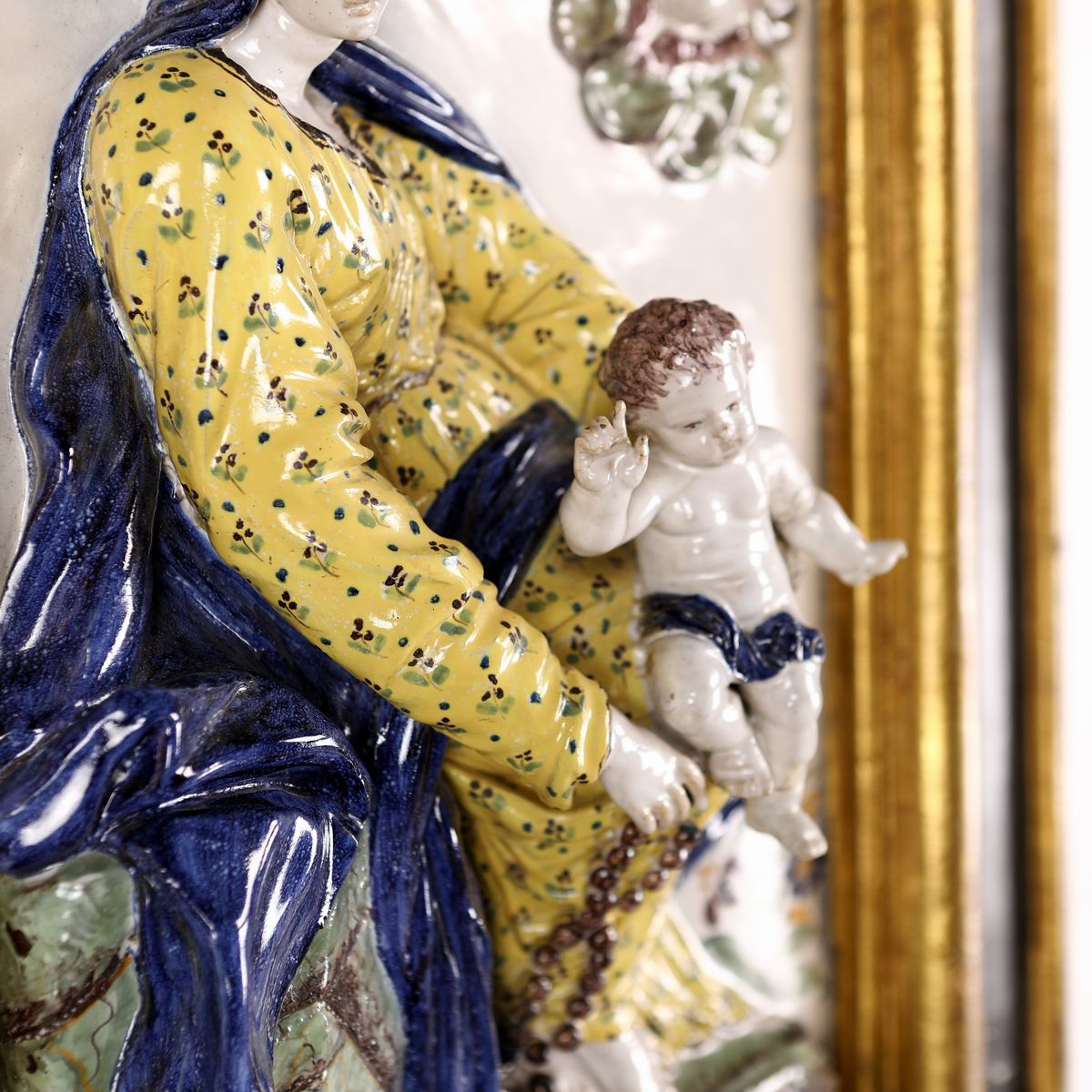 Altorilievo in Maiolica Policroma Raffigurante Madonna del Rosario Col Bambino, Ginori, Manifattu...