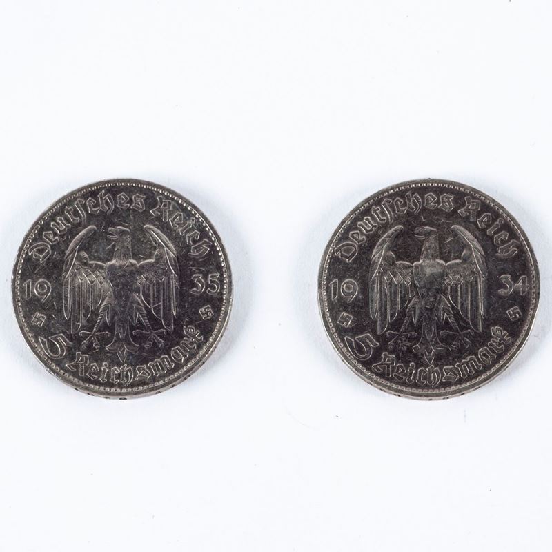 2 Esemplari da 5 Marchi 1° Anniversario Chiesa della Guarnigione e della Corte a Potsdam 1934 D, ...