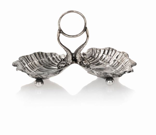 Saliera in argento 800 a doppia vaschetta a forma di conchiglia