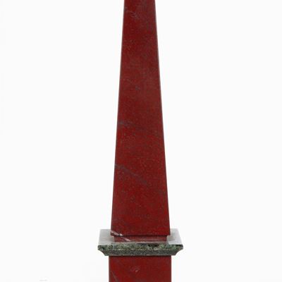 Grande Obelisco in Marmo Rosso Antico e Verde