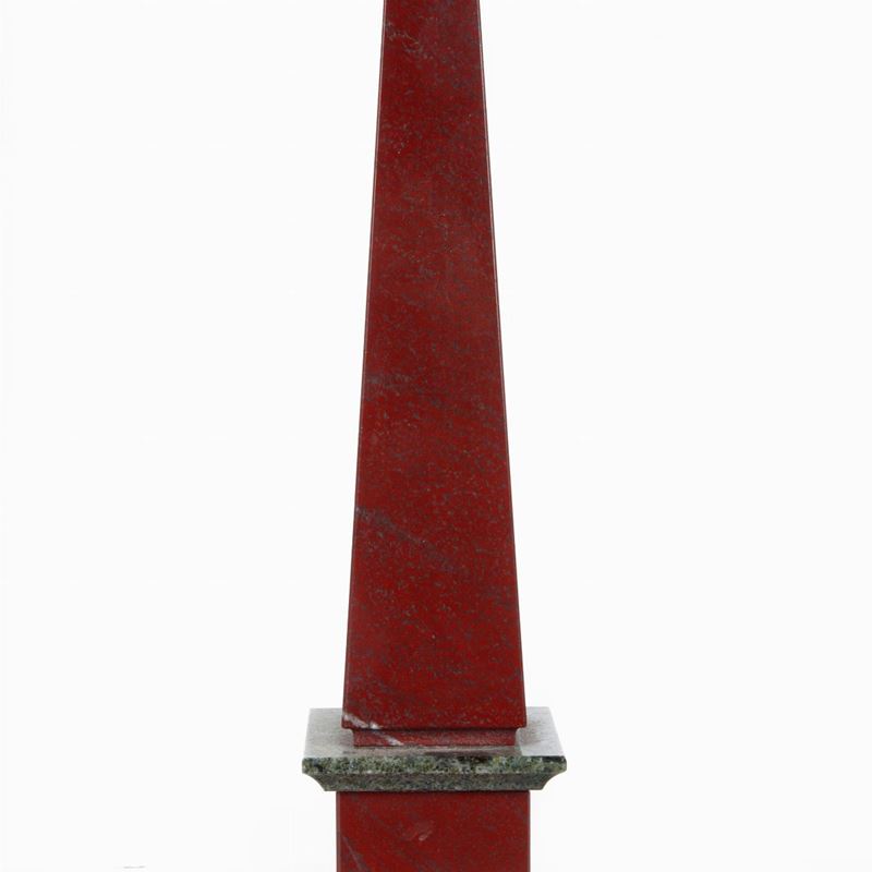 Grande Obelisco in Marmo Rosso Antico e Verde