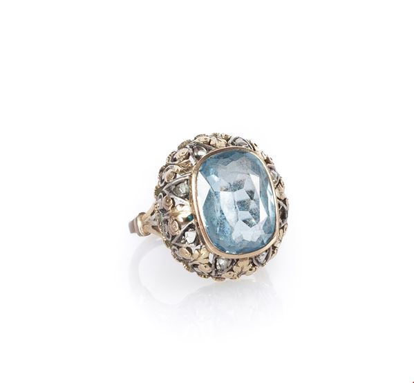 Anello in oro e acquamarina  - Asta Gioielli - Casa d'Aste Arcadia