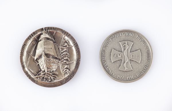 2 medaglie in argento 800/000: Europa e Natale di Roma 1973-2726 e 50° dell'Associazione Medici Cattolici italiani