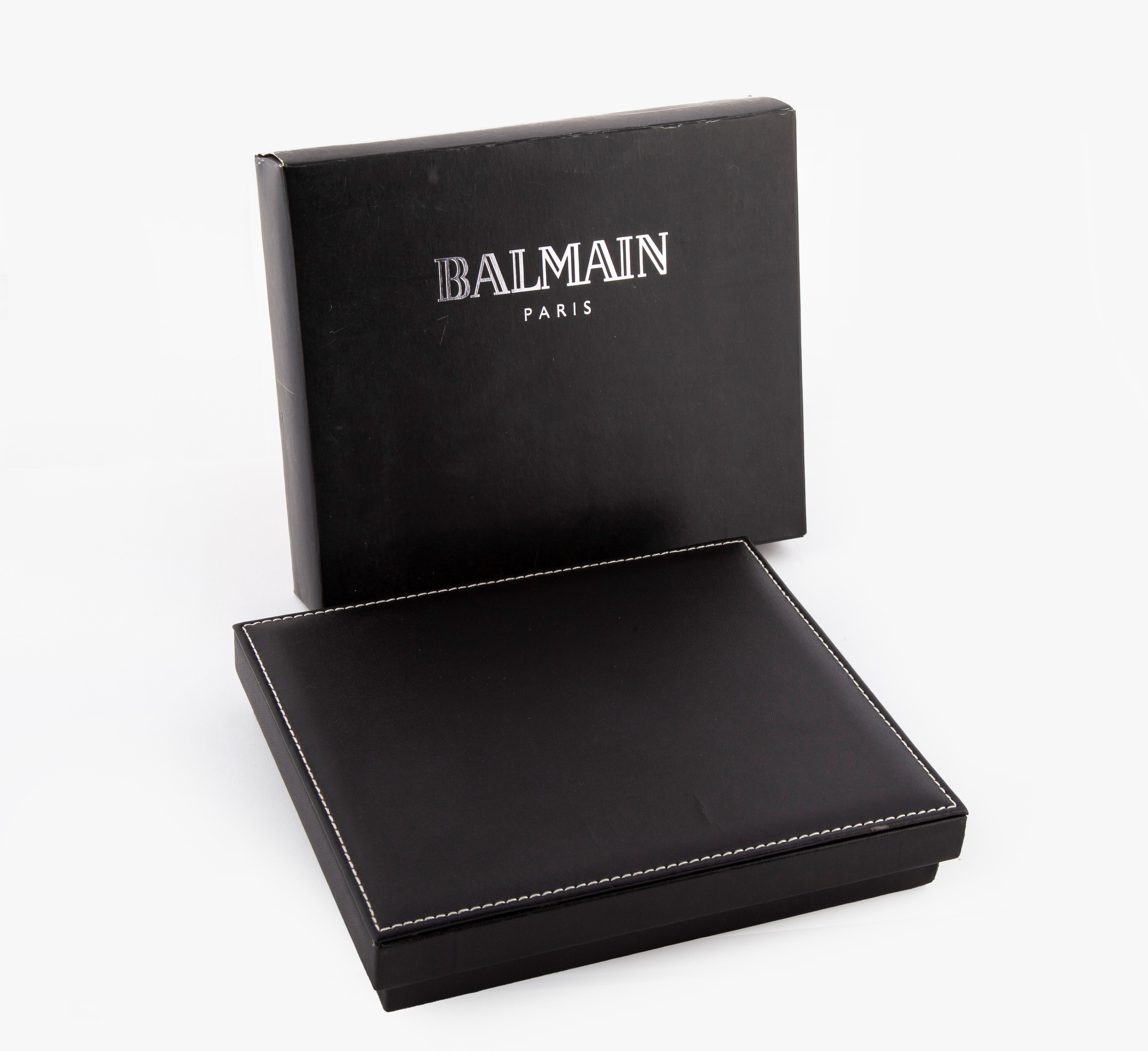 Balmain Paris - Set Portafoglio in Pelle, Portachiavi in Pelle ed Acciaio e Penna a Sfera in Acci...