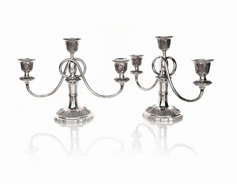 Coppia di Candelabri a Tre Luci in Argento Persiano Isfahan, Iran, Inizio XX Secolo