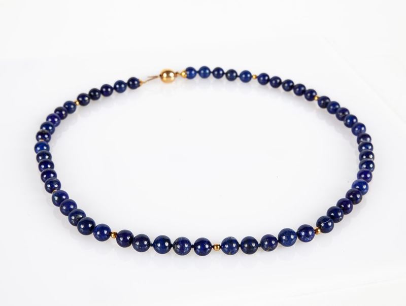 Collana in Lapislazzuli e Chiusura in Oro.