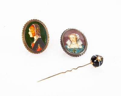 Gruppo di Tre Spille in Argento e Oro