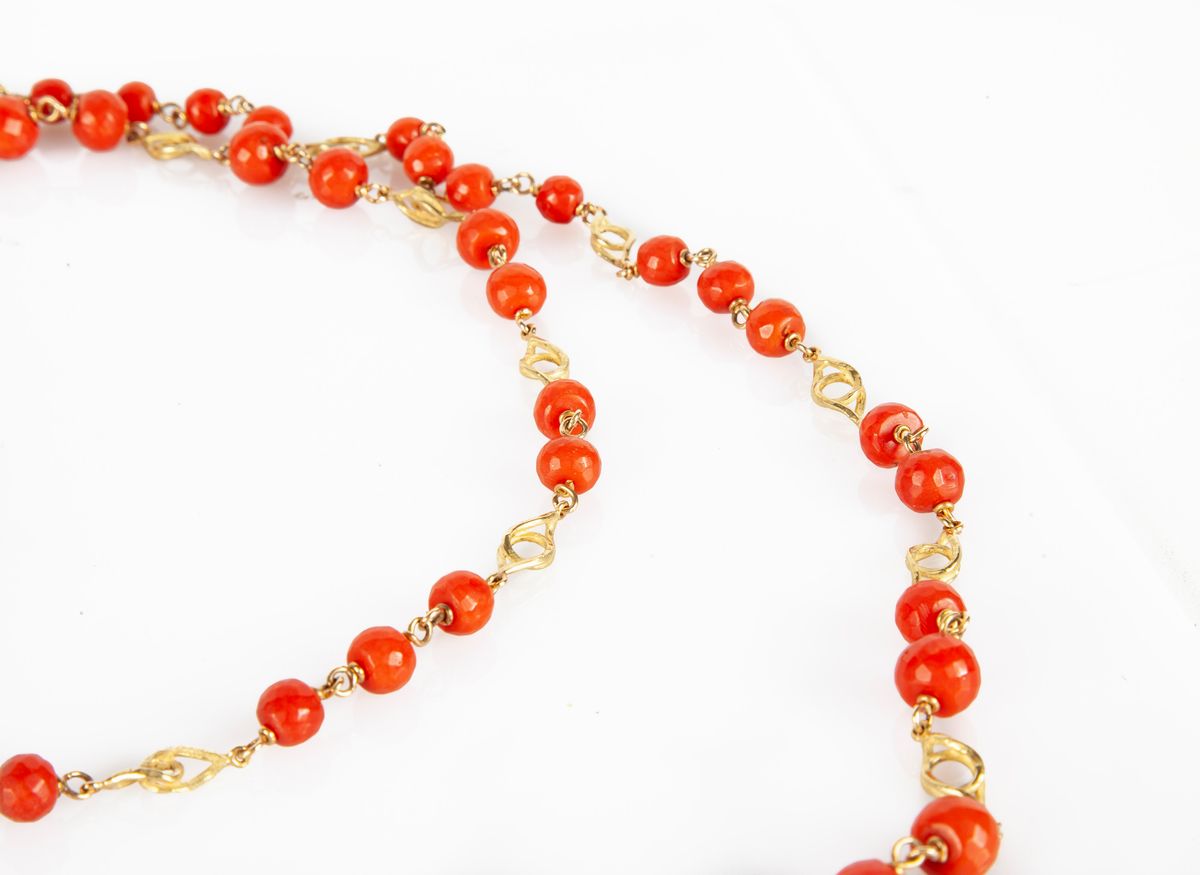 Collana in Oro e Corallo