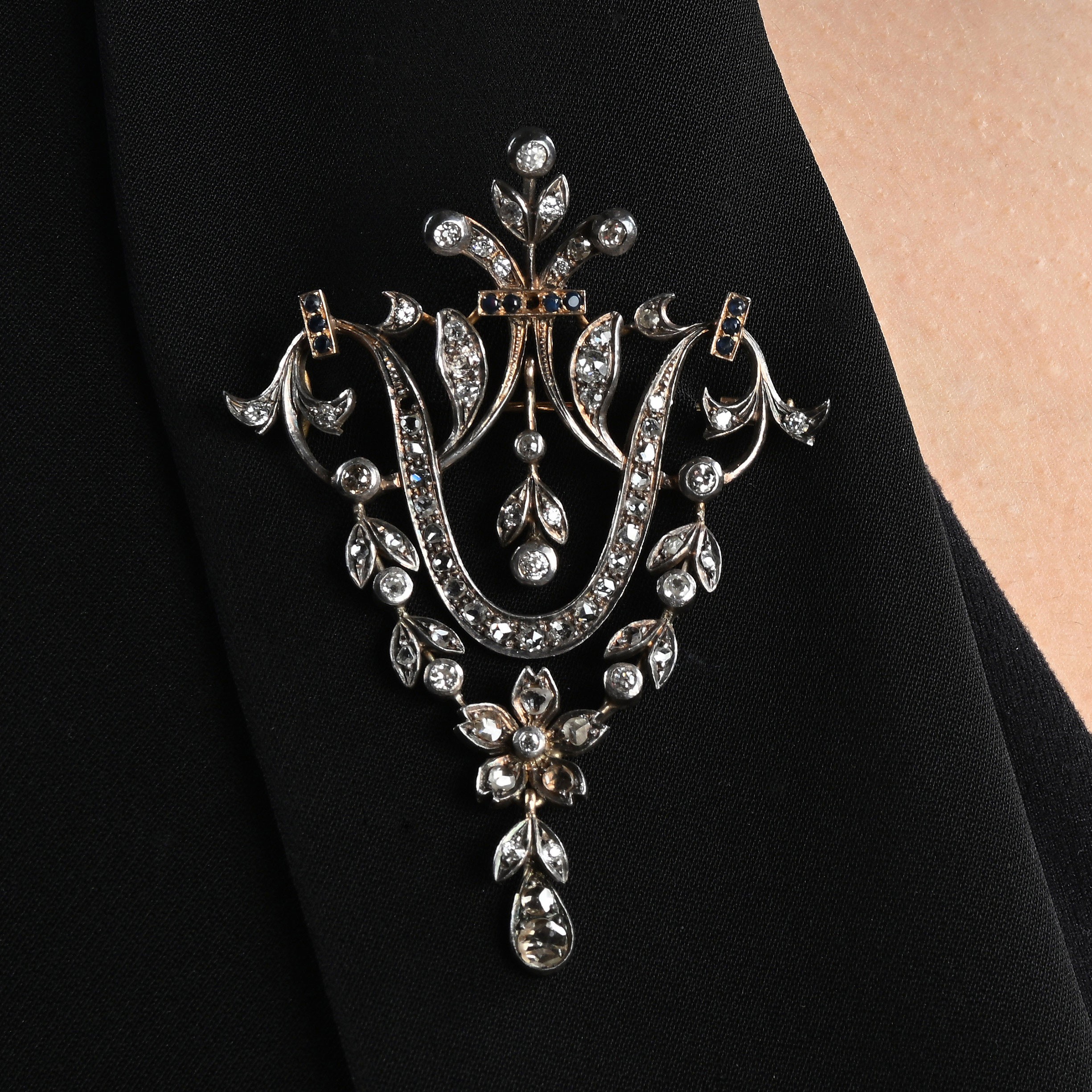 Spilla antica in oro e argento