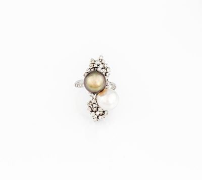 Anello Oro Bianco con Due Perle e Brillanti