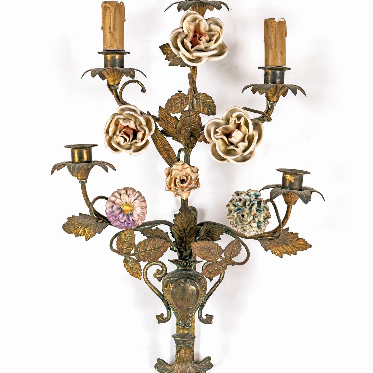 Coppia di Appliques in Metallo Dorato e Porcellana a Cinque Luci, Fine del XIX Secolo