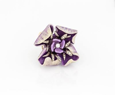 Anello in Oro Bianco con Grande Fiore in Smalto