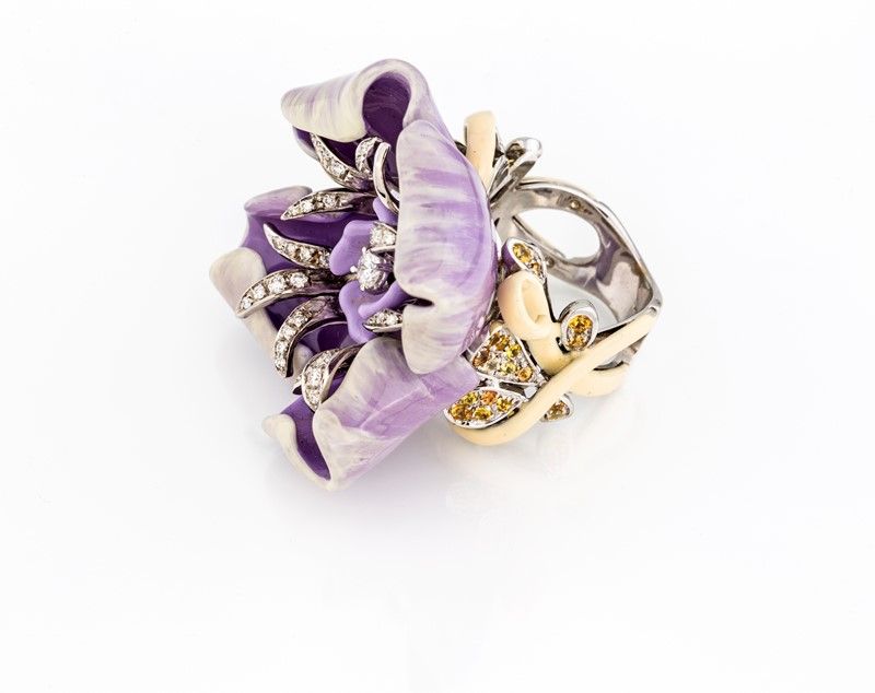 Anello in Oro Bianco con Grande Fiore in Smalto