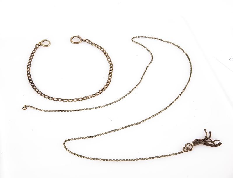 Due Catene da Orologio in Metallo Argentato di Cui una con Pendente a Fili