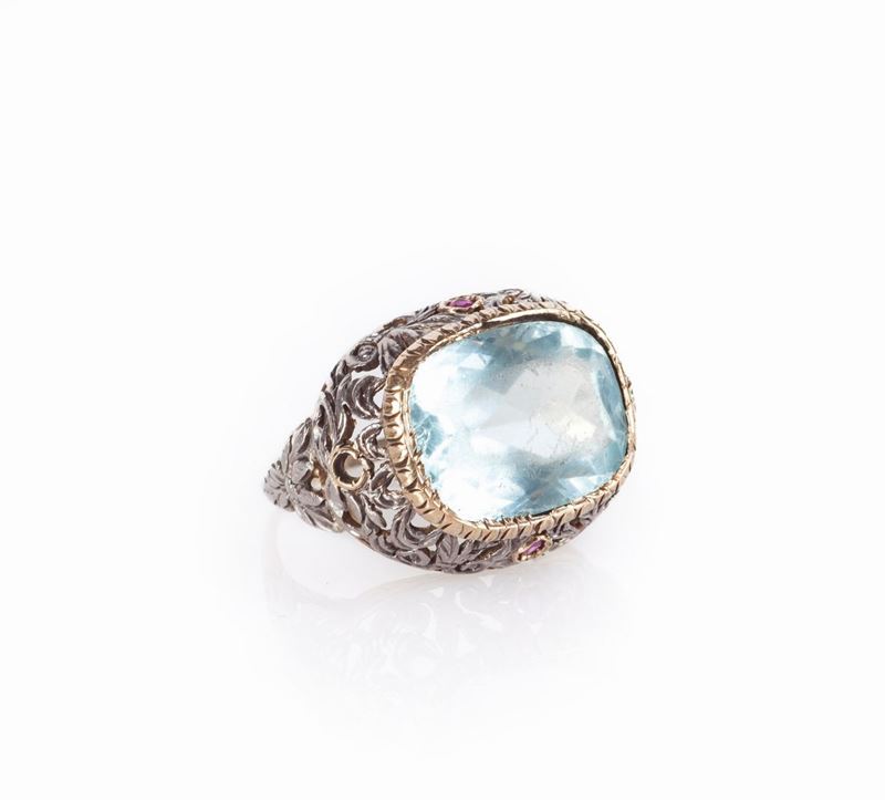 Anello in Oro, Argento e Topazio Azzurro
