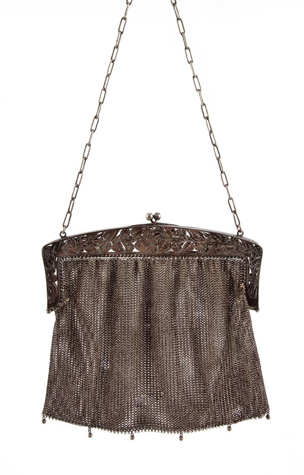 Borsa chatelaine in maglia di metallo argentato, inizi del XX secolo