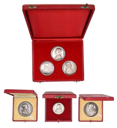 Sei Medaglie in Argento Ufficiali Annuali della Città del Vaticano: 5 di Pio XII - Anno I, VII, X...
