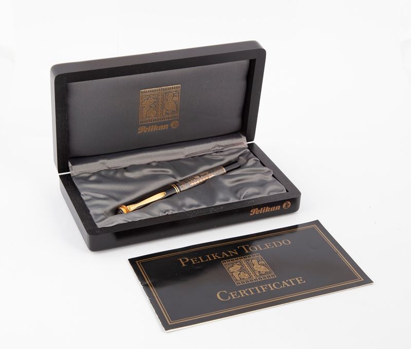 Pelikan Toledo M 700 - Penna Stilografica a Pistone in Resina con Fascia Incisa e Cesellata a Man...