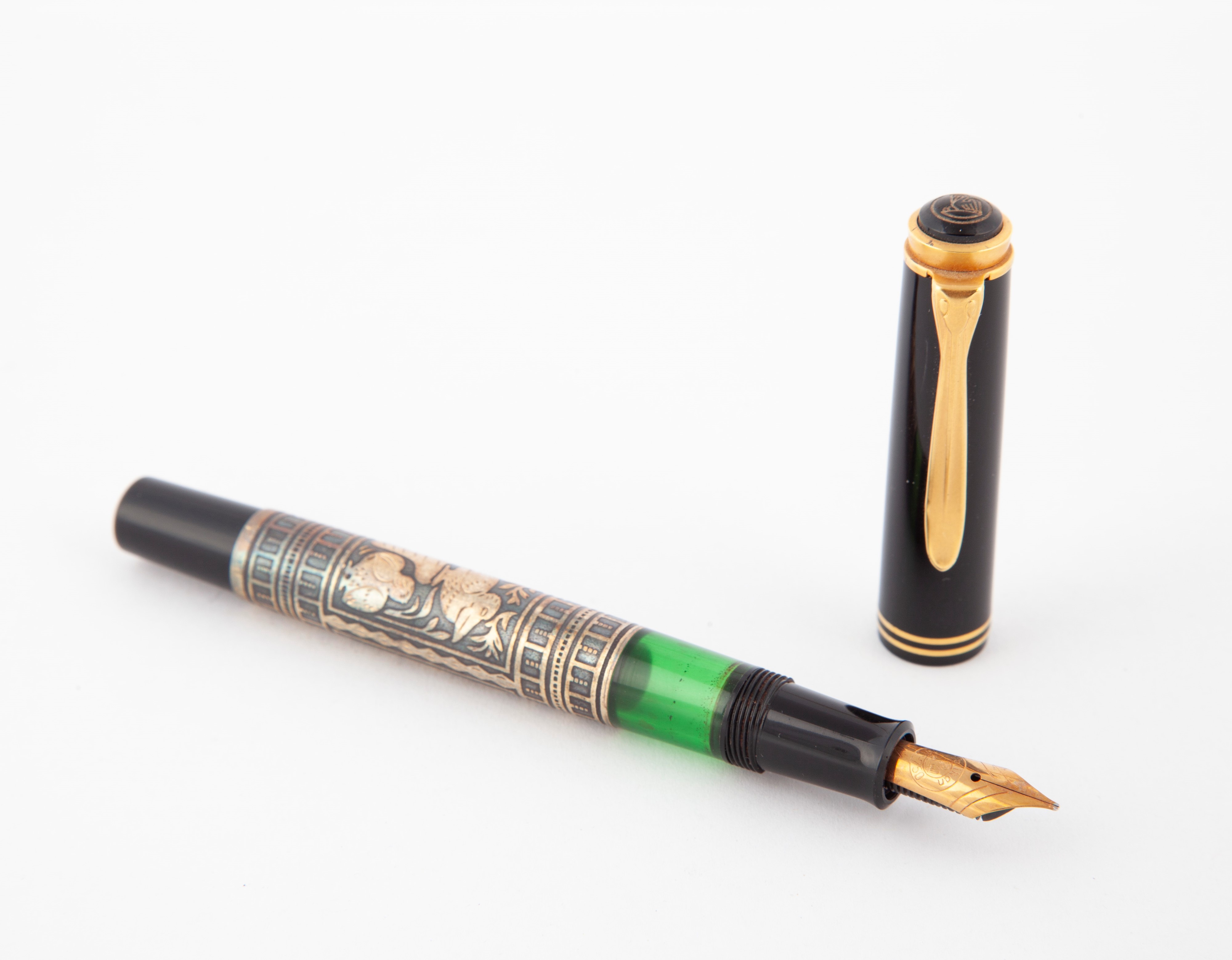Pelikan Toledo M 700 - Penna Stilografica a Pistone in Resina con Fascia Incisa e Cesellata a Man...