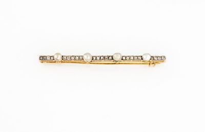 Spilla in Oro Giallo Platino e Diamanti con Quattro Perle Naturali