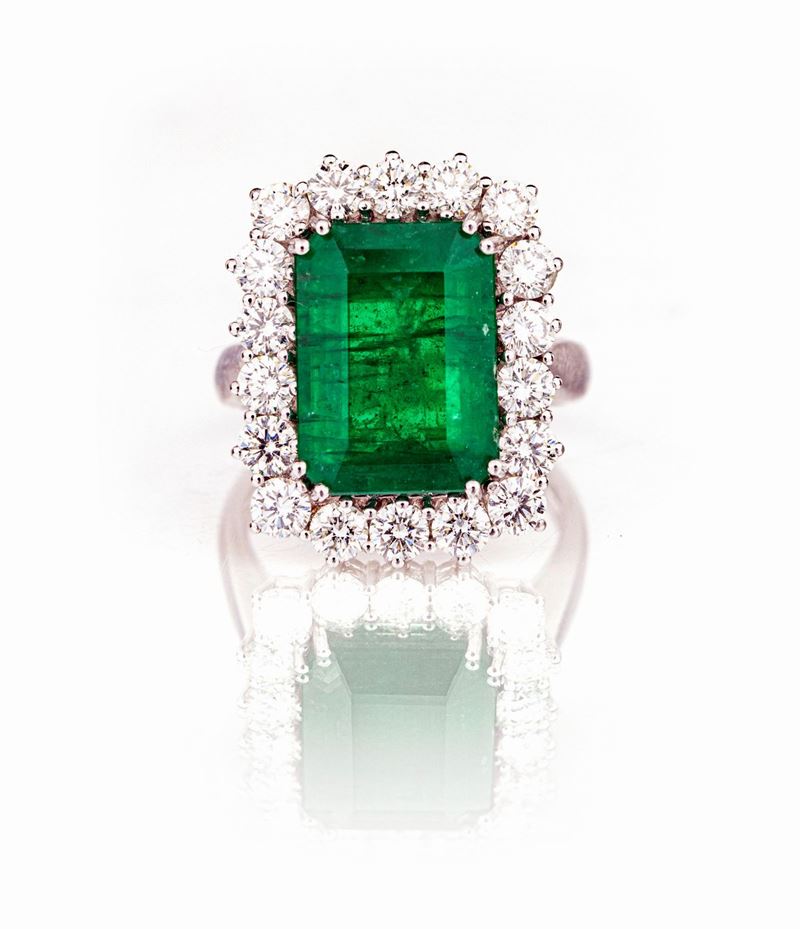 Anello in Oro Smeraldo e Brillanti