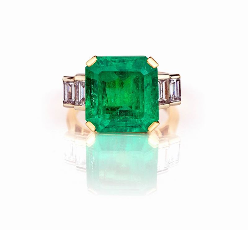 Anello in Oro Smeraldo e Diamanti