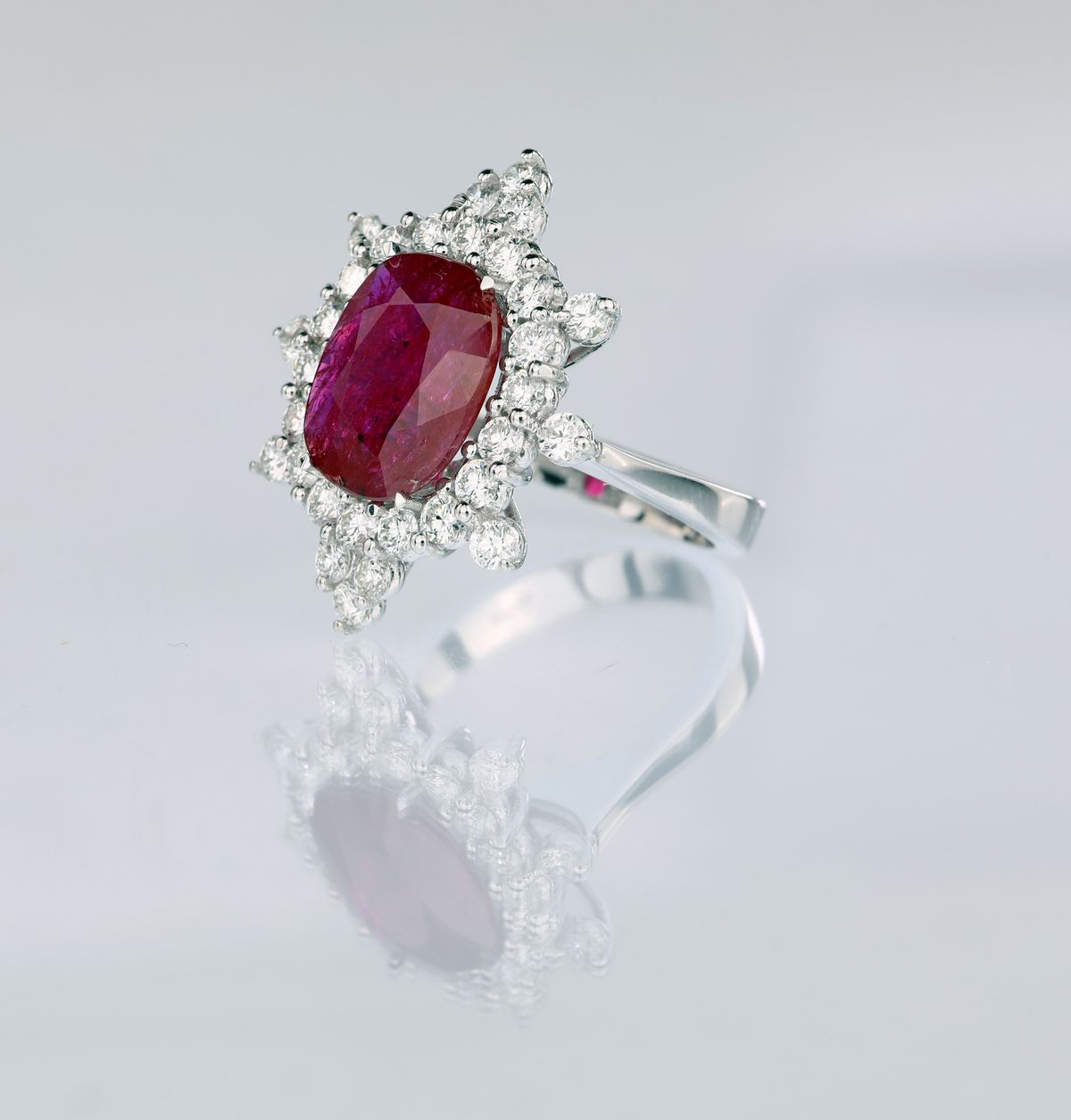 Anello in Oro Rubino e Brillanti
