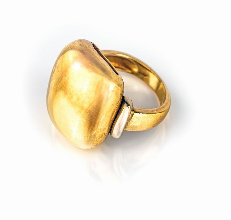 Anello a Bottone in Oro