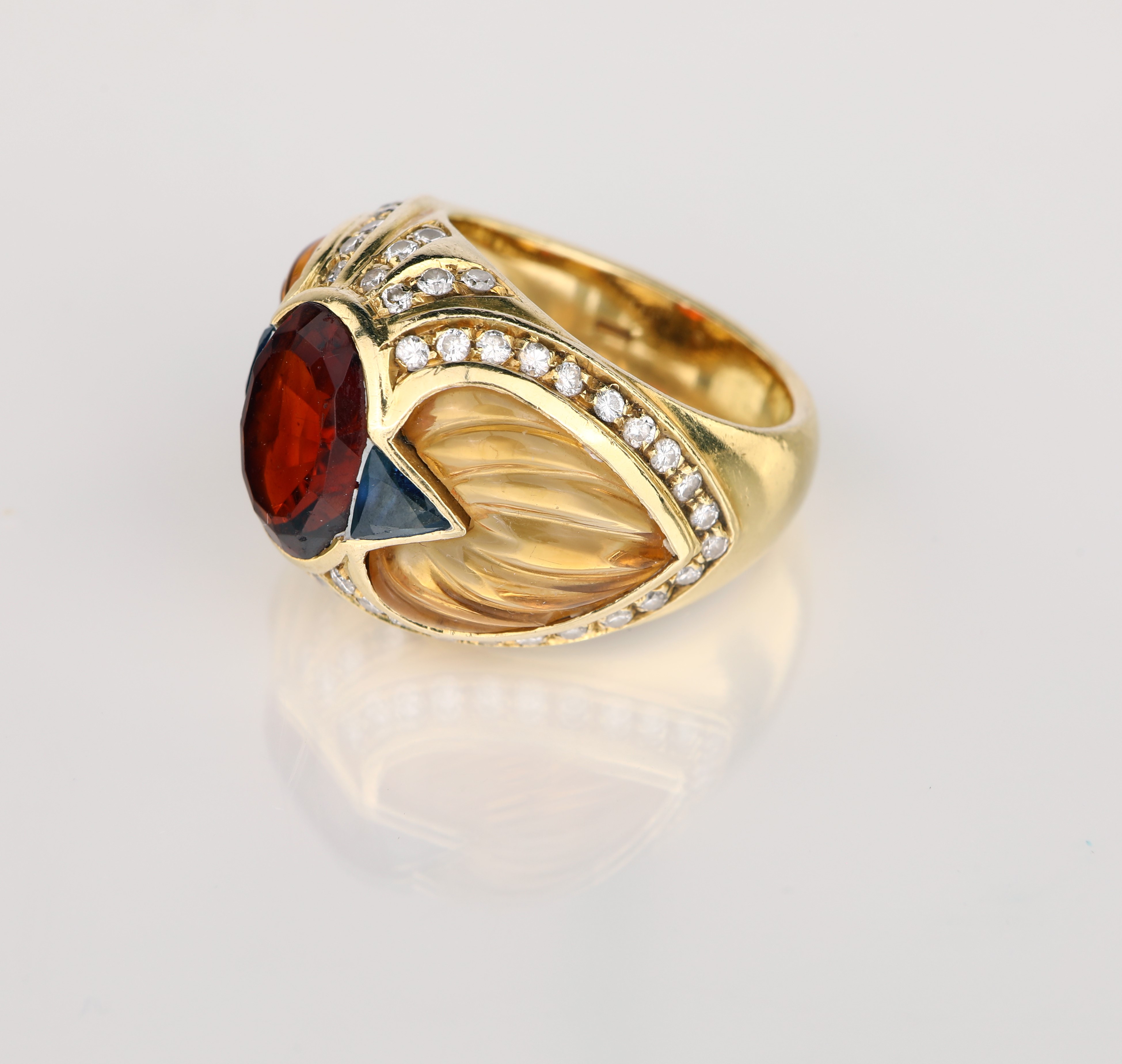 Anello in Oro, Granato, Topazi, Zaffiri e Brillanti