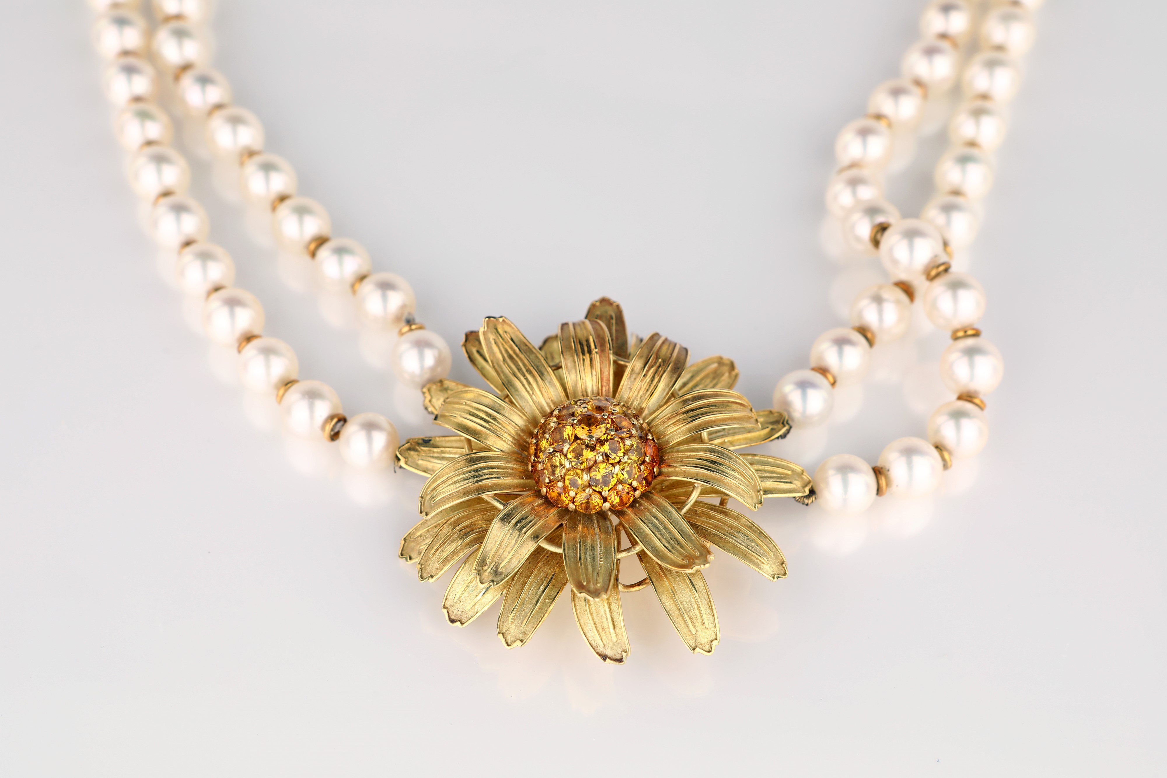 Collana di Perle a Due Fili con Centrale e Chiusura in Oro e Topazi