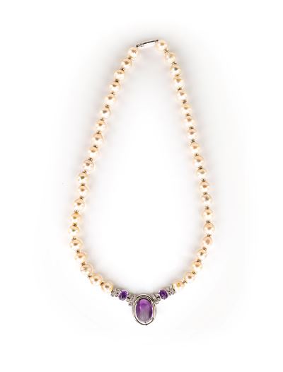 Collana di Perle con Centrale in Oro, Ametista e Brillanti