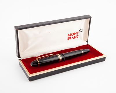Montblanc Meisterstuck 149 - Penna Stilografica in Resina Nera con Finiture Dorate