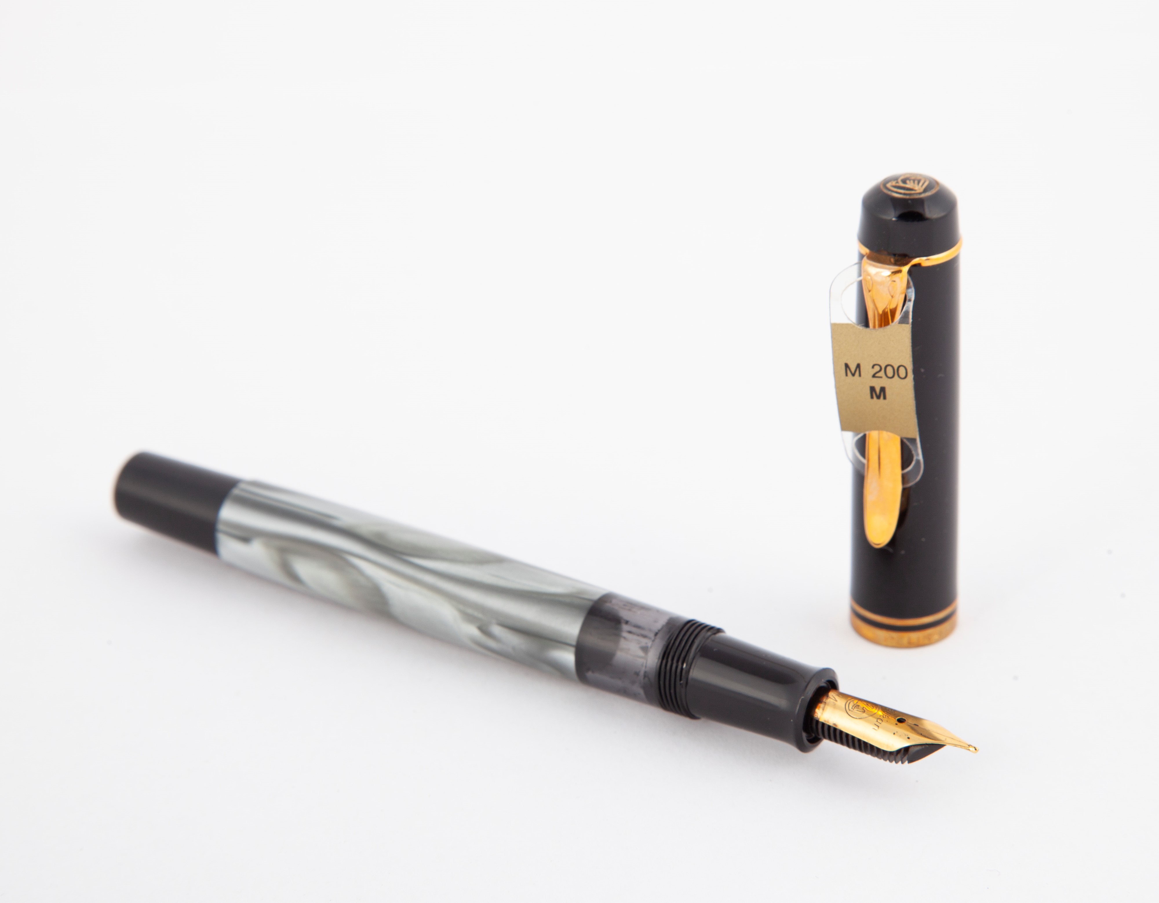 Pelikan M200 - Penna Stilografica in Vernice con Particolari Dorati