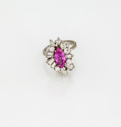 Anello in Oro Bianco con Zaffiro Rosa e Brillanti