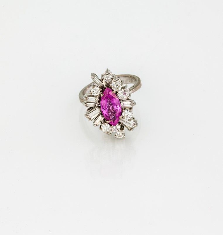 Anello in Oro Bianco con Zaffiro Rosa e Brillanti